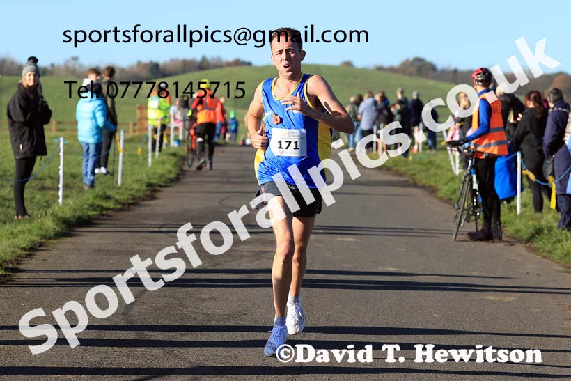 Senior Men and Womens 2023 Heaton Memorial 10k Road Race, Newcastle Town Moor, Newcastle.  Photo: David T. Hewitson/Sports for All Pics